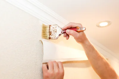 Pose de papier peint à Sorel-Moussel — revêtements muraux et toiles de verre